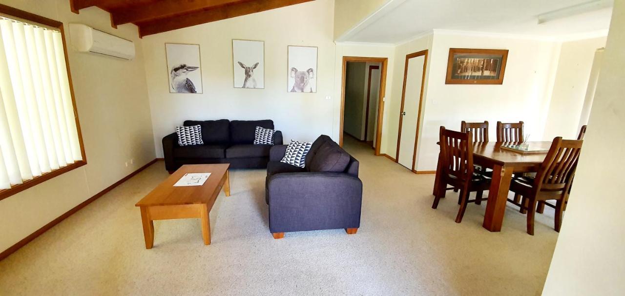 The Convent Boutique Accommodation Hay Bagian luar foto